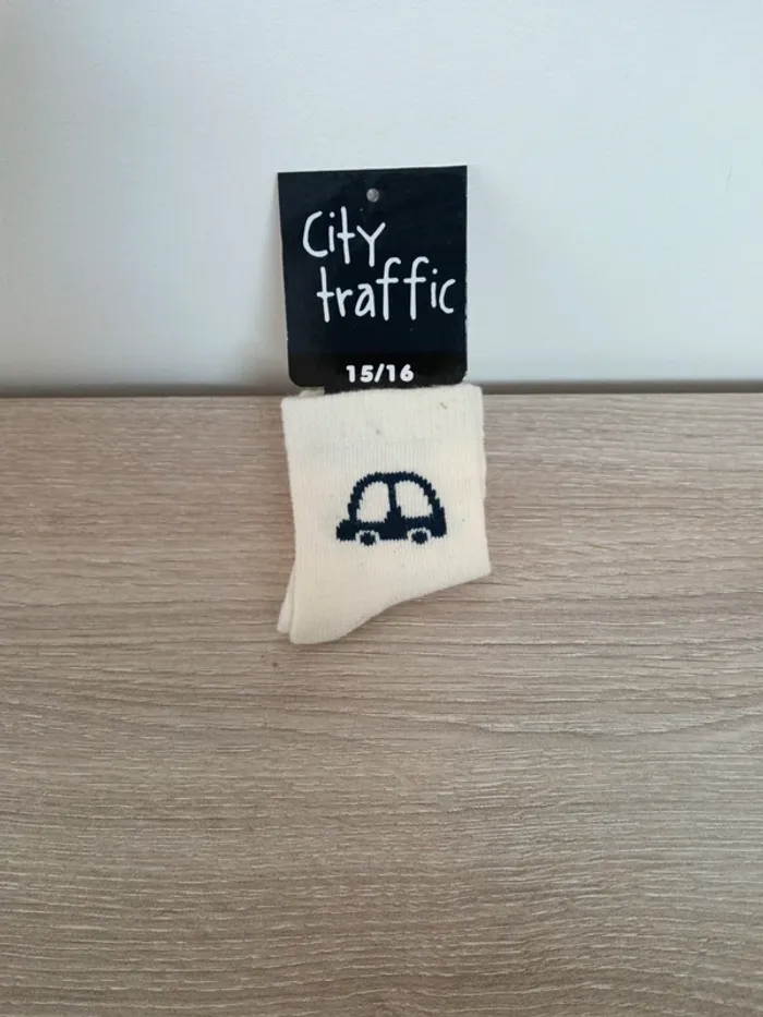 Paire de chaussettes 15/16 neuve