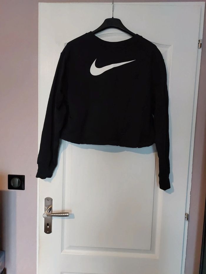 Sweat crop top nike S neuf - photo numéro 2