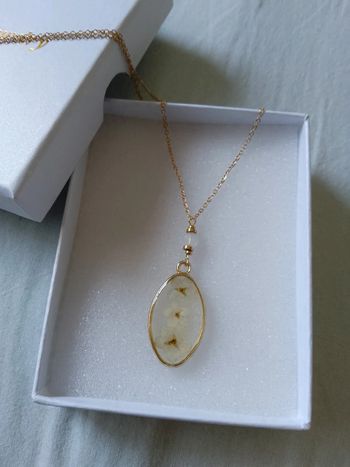 Collier vintage médaillon fleurs naturelles