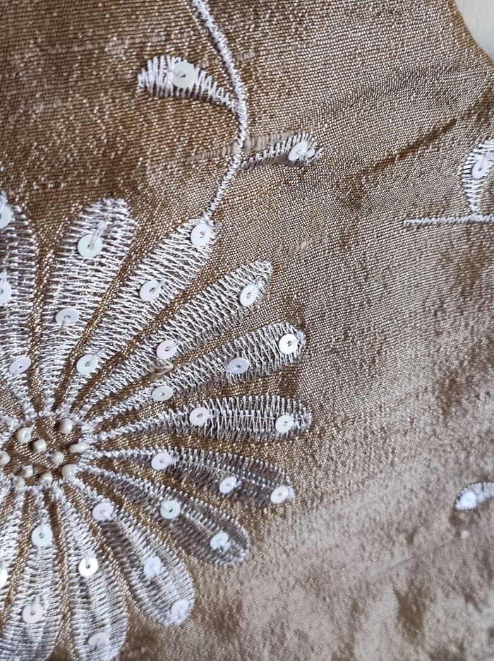 Superbe Sac à main Brodé Champagne et blanc UNICEF fait main en Inde - photo numéro 2