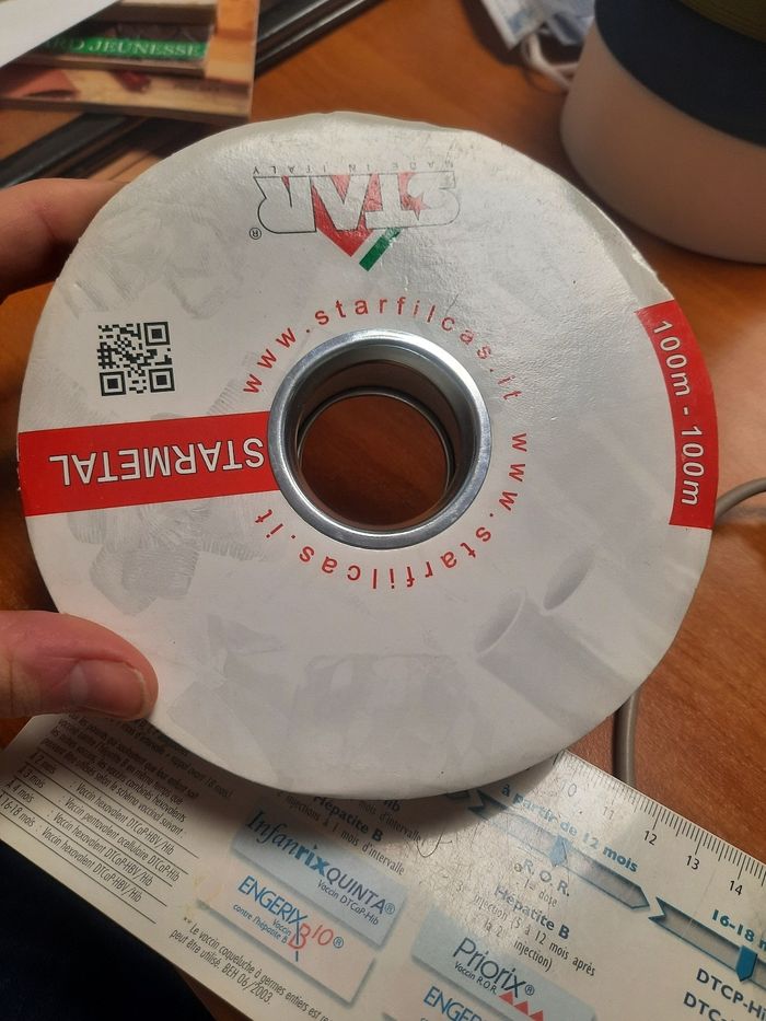 Ruban plastique metaliser marron claire jaune doré 31mm sur 100m ideal scrapbooking starmetal emballage papier cadeau - photo numéro 2