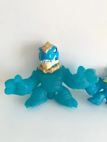 Tyro dinogoo t-rex Géant de 21 cm - Heroes of Goo Jit Zu