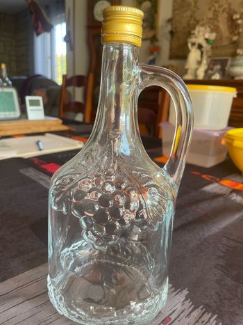 Bouteille vintage relief