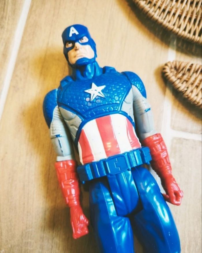 💫Captain america Avengers Marvel - Figurine de 30 cm - marque Hasbro - photo numéro 2