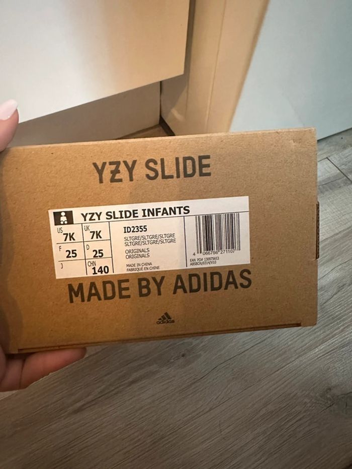 Yeezy slide 25 - photo numéro 8