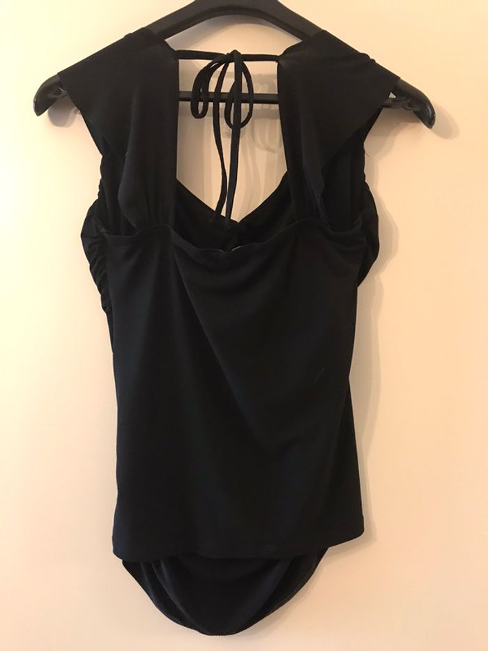 Haut noir - photo numéro 3