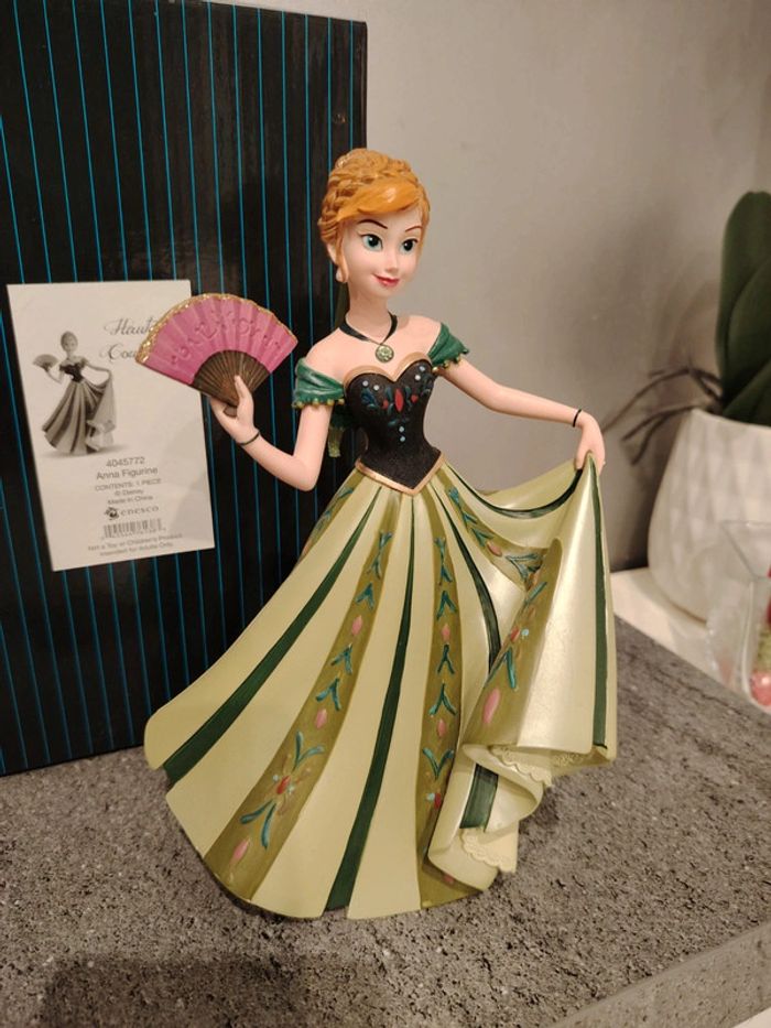 Figurine Disney Anna showcase haute couture - photo numéro 2