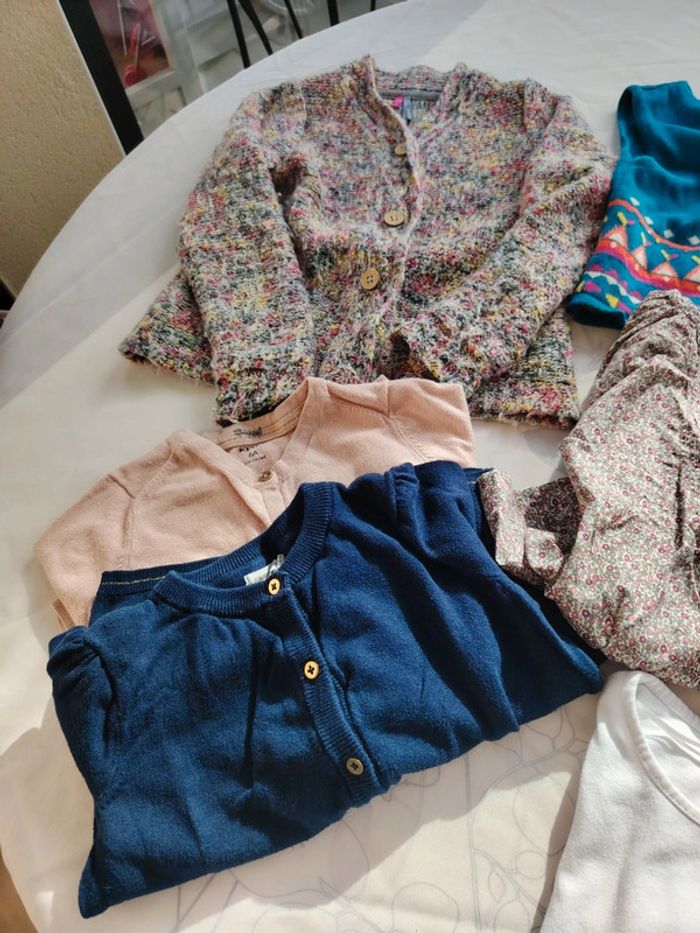 Lot gilets et blouse 6 ans - photo numéro 4