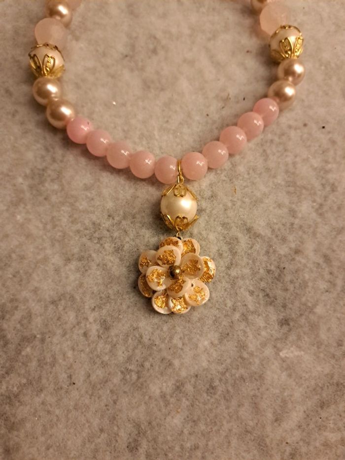 Collier chic et élégant rose pastel blanc et doré - photo numéro 3