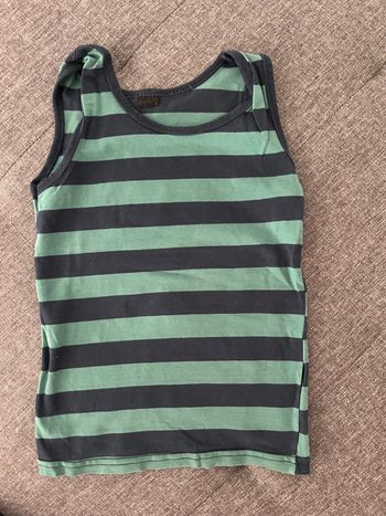 Lot de quatre débardeurs