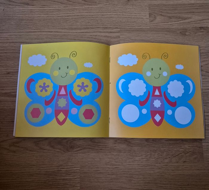 Livre avec gommettrs à coller neuf - photo numéro 4