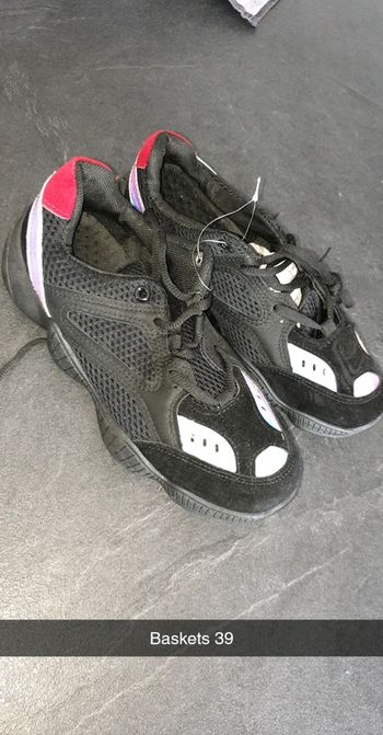 Baskets originales 39