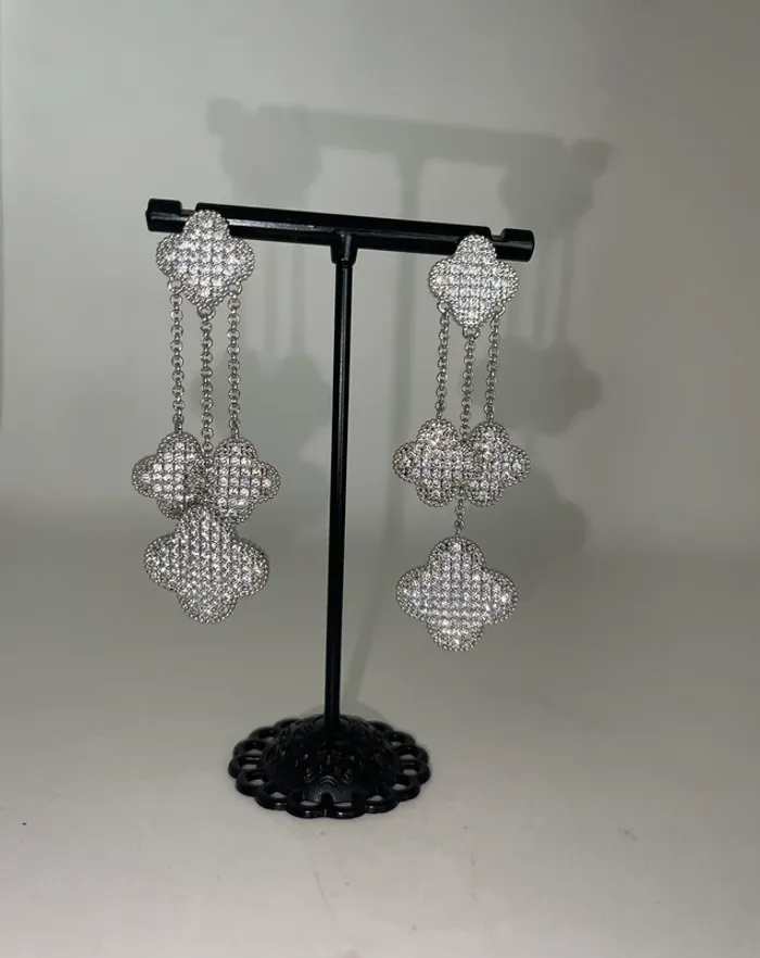 Boucles d’oreilles pendantes scintillantes trèfle à strass - photo numéro 11