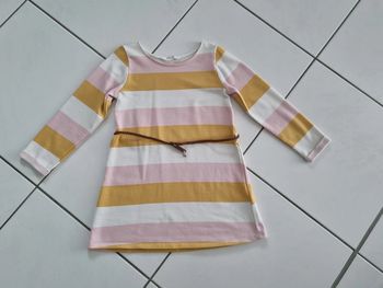 Robe 6/8 ans avec ceinture