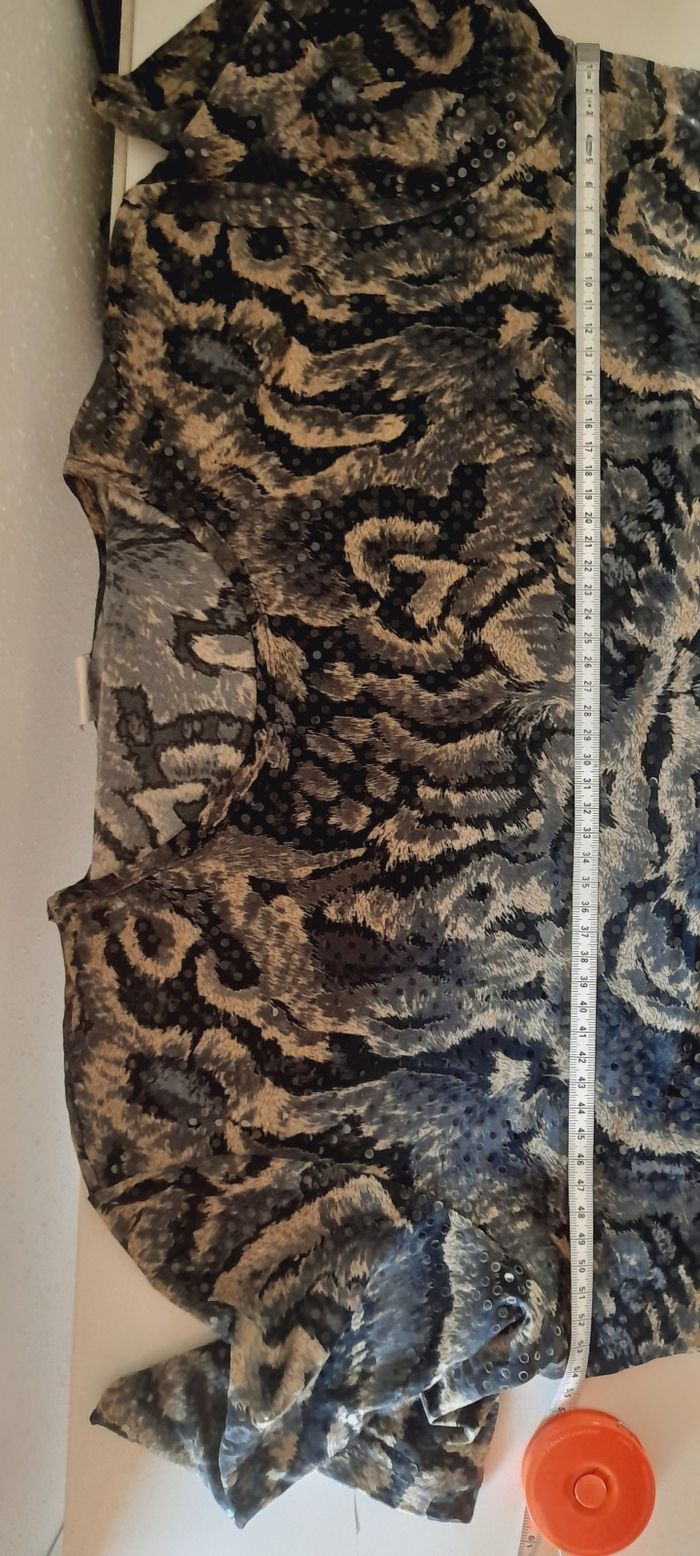 Haut imprimé avec sequins. - photo numéro 7
