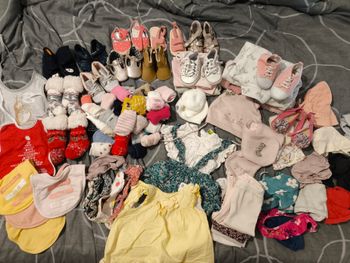 Lot de + de 80 pièces 0-1-3 mois