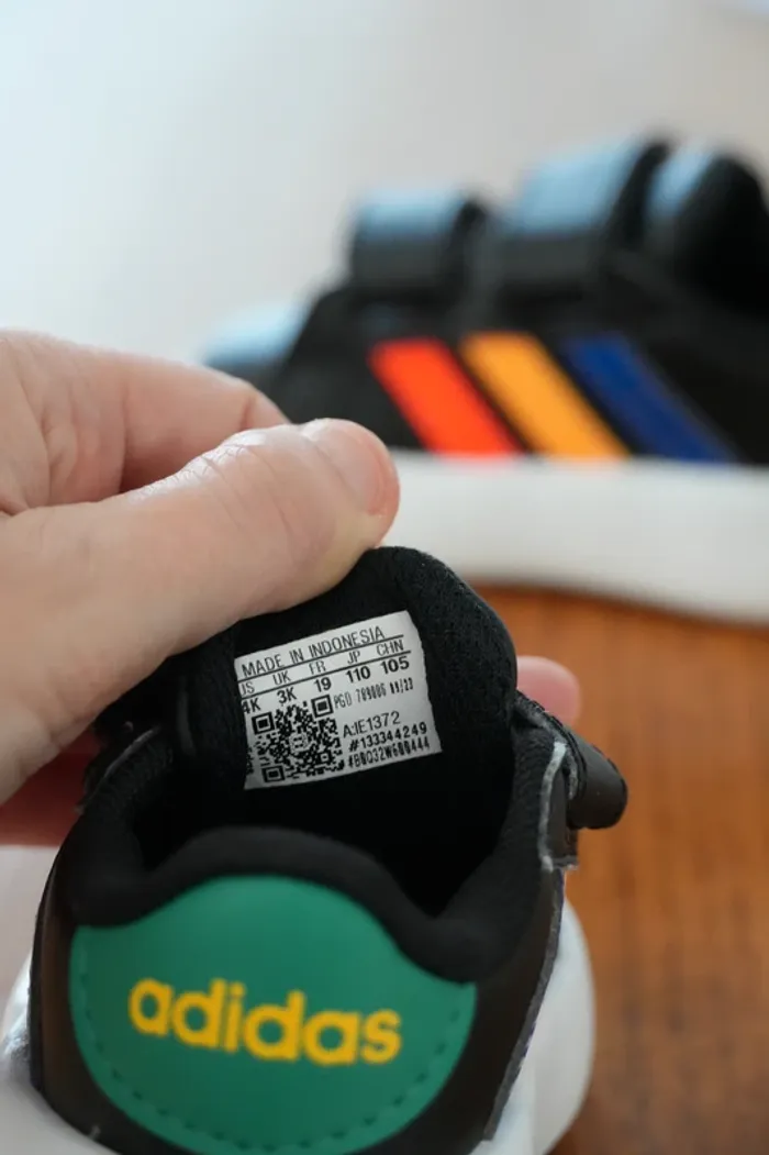 Baskets bébé Adidas noires colorées – Pointure 19 - photo numéro 6
