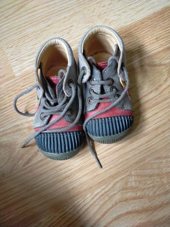 Super chaussures en cuir GBB taille 20