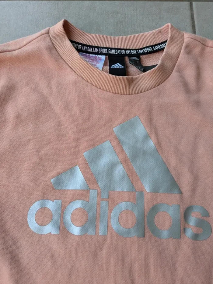 Joli pull adidas 11/12 ans - photo numéro 2