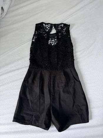 Combinaison short à dentelle 