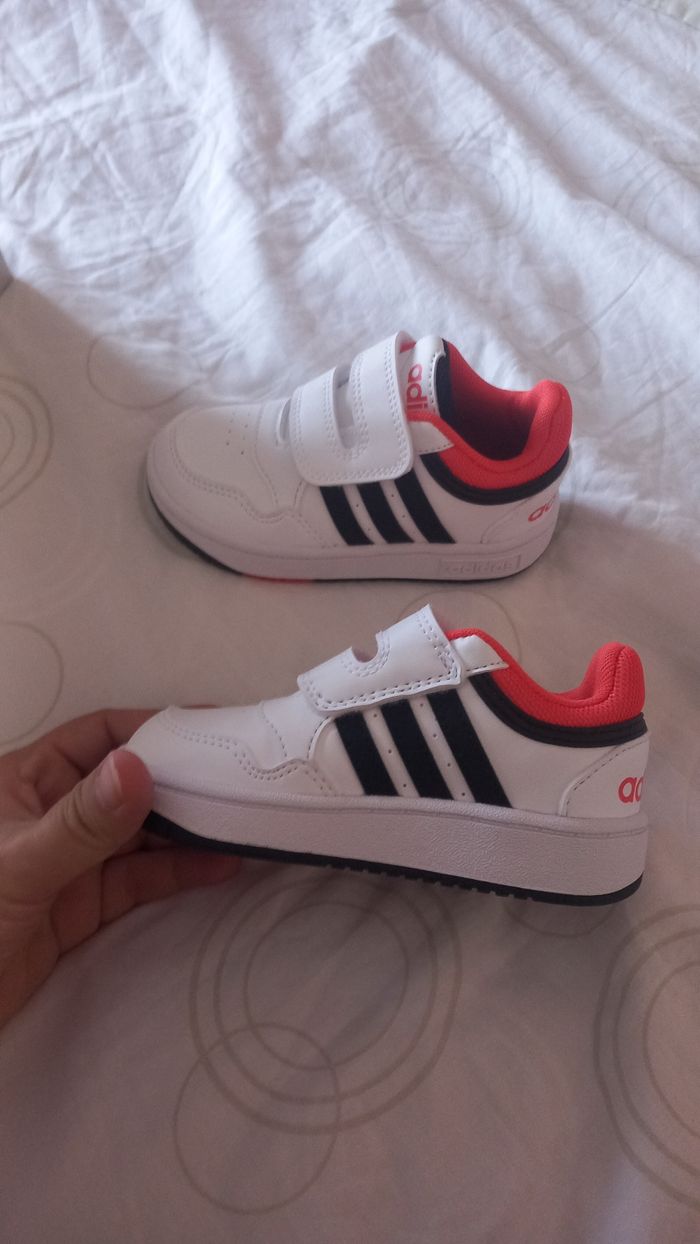 Adidas neuves taille 24 - photo numéro 5