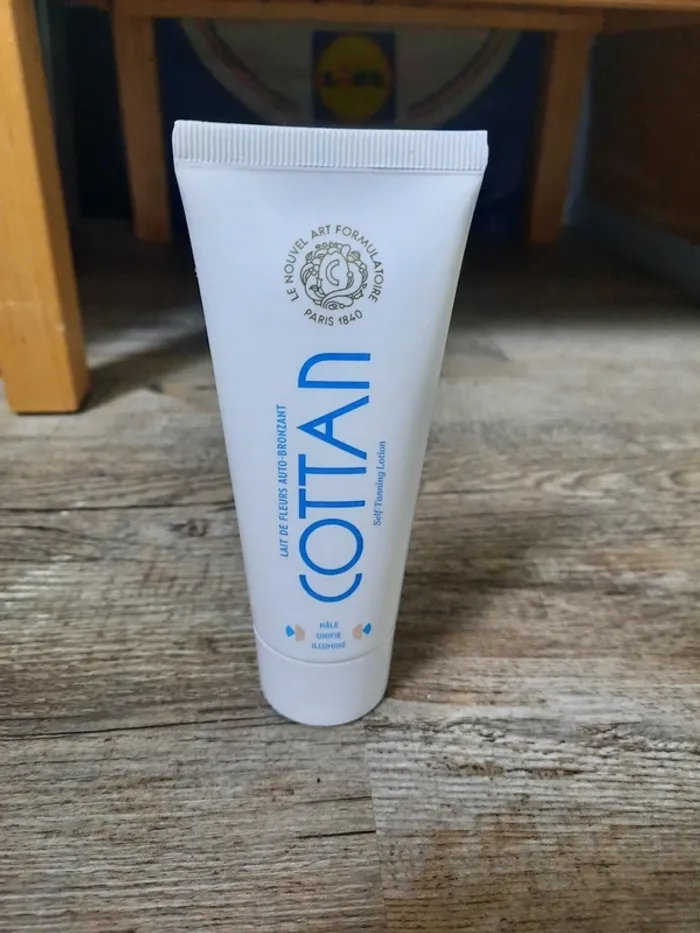 Lait de Fleurs Auto-bronzant _ Cottan