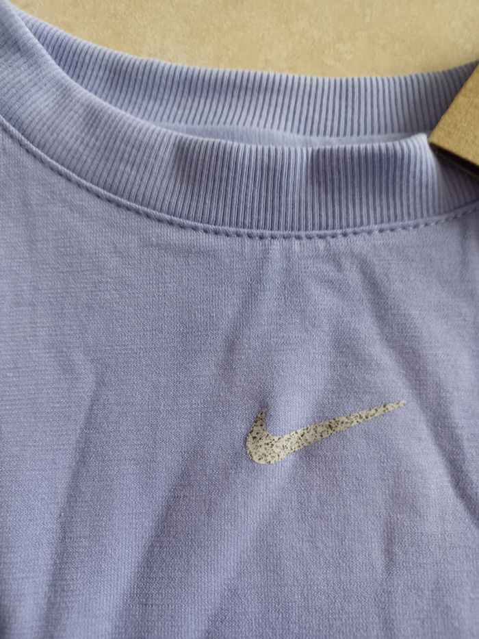 Tee-shirt épais manches longues de Yoga Nike neuf (prix ferme) - photo numéro 3