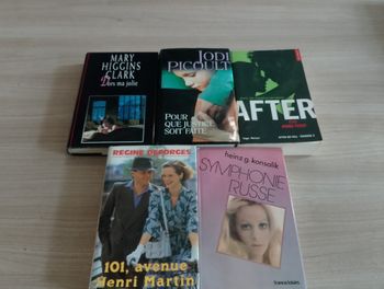 Lot de  5 livres, romans,(18)(Jodi Picoult ect.)
