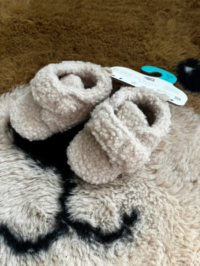 Chaussures beige moumoute Primark t.6-9m