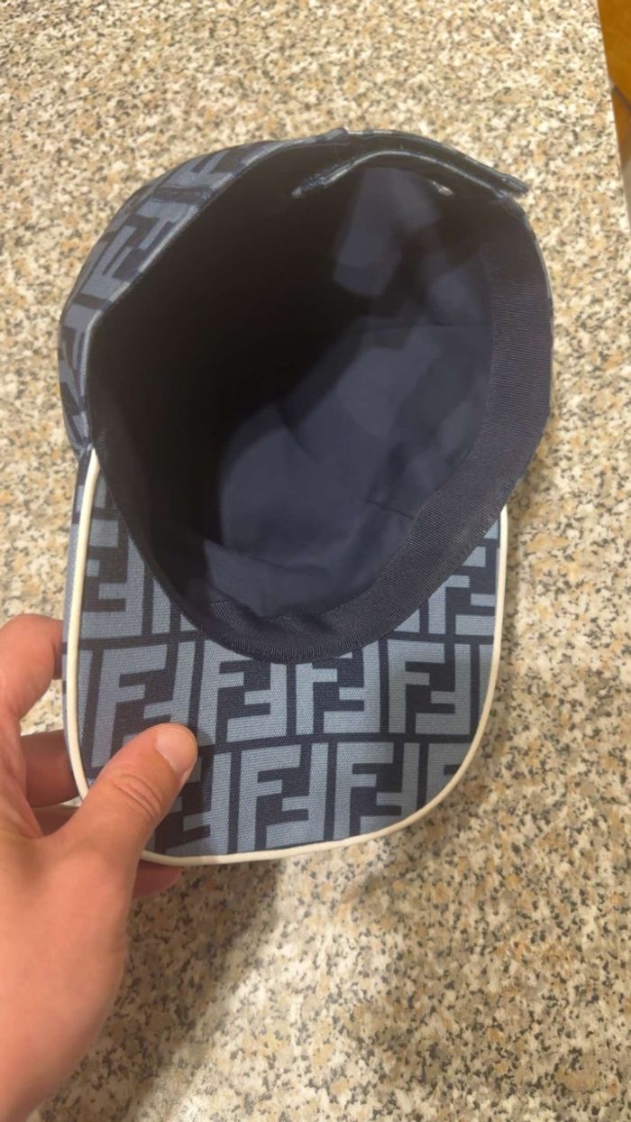 Casquette Fendi - photo numéro 2