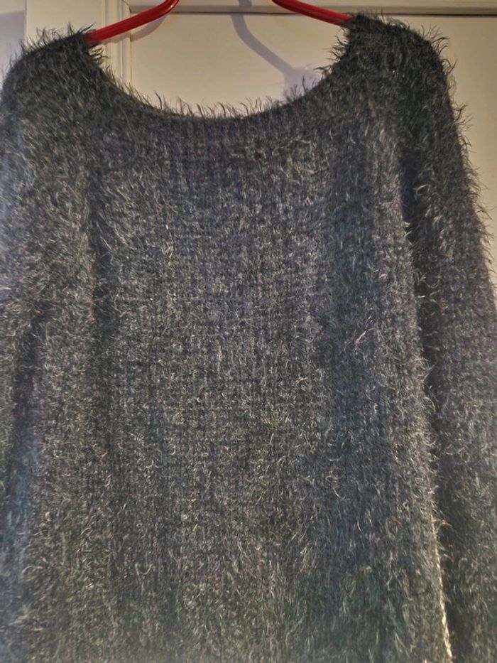 Pull tout doux 🖤 - photo numéro 2