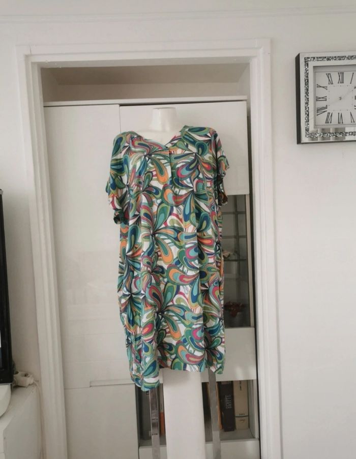 💚🤍Jolie Robe Légère Laura Torelli 💚🤍 - photo numéro 4