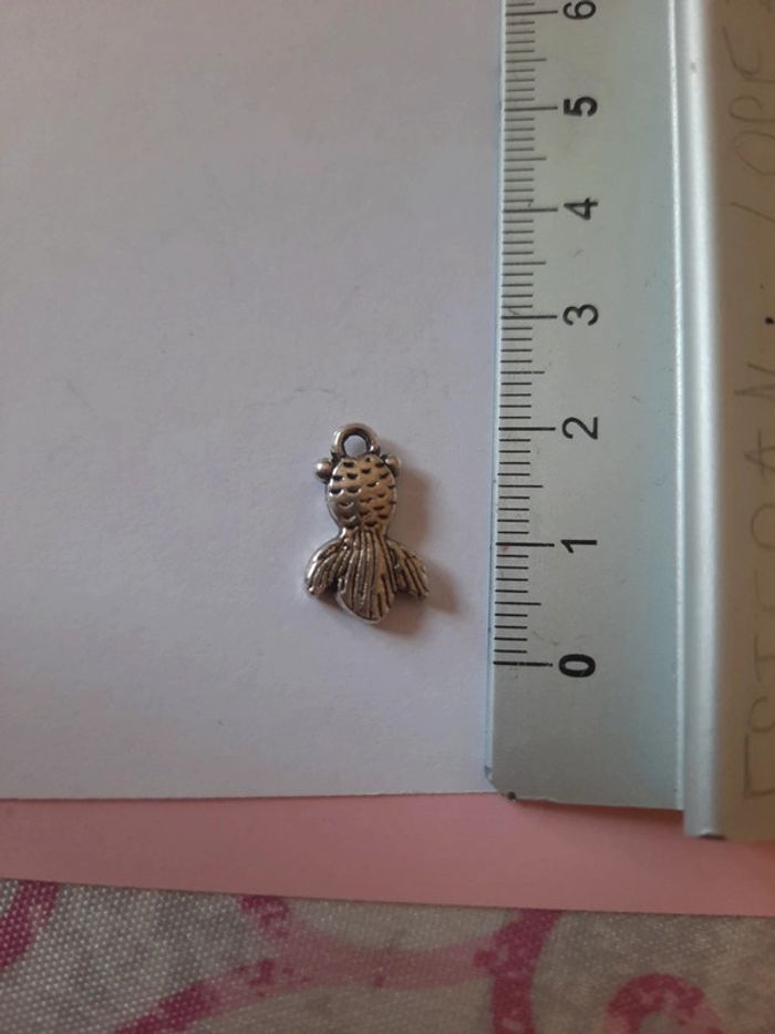 Breloque pendentif poisson couleur argent