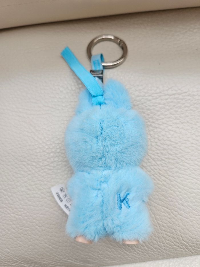 Labubu Pin for Love lettre K bleu turquoise Pop Mart - photo numéro 2