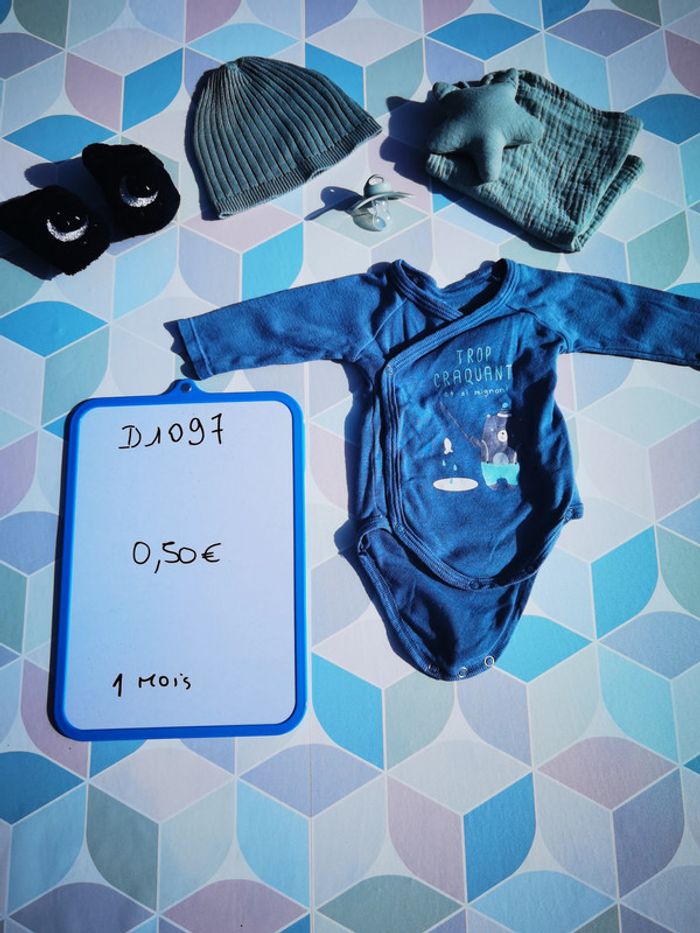 D1097 - body garçon 1 mois