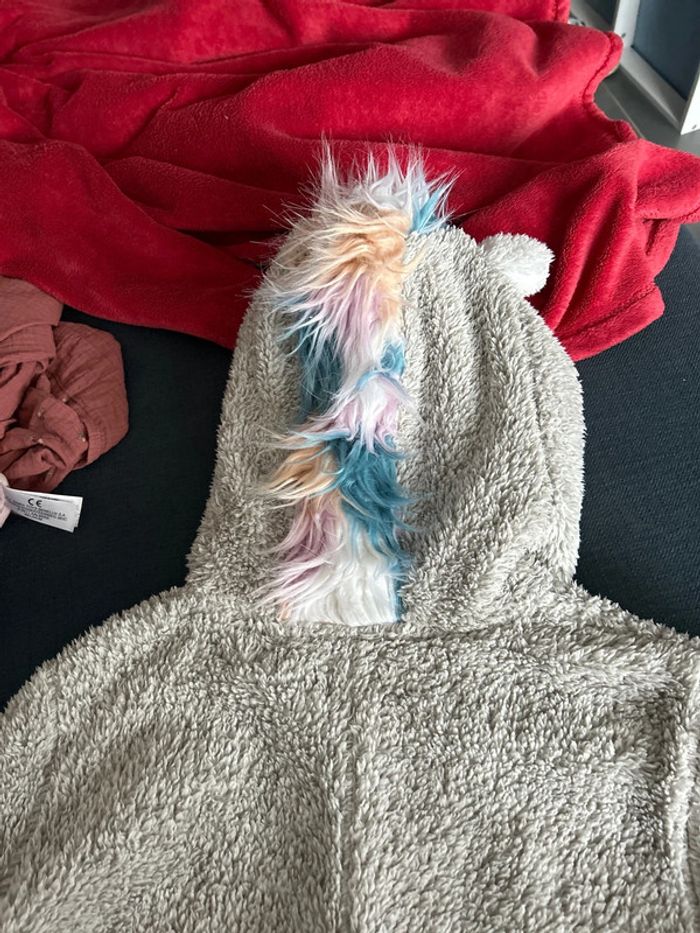 Sur pyjama licorne  taille M - photo numéro 7