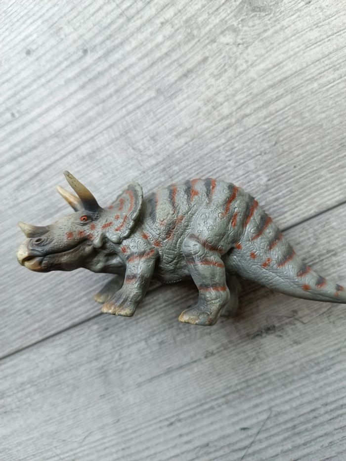 Triceratops Schleich - photo numéro 3