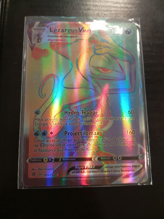 Carte pokémon Lézargus Vmax