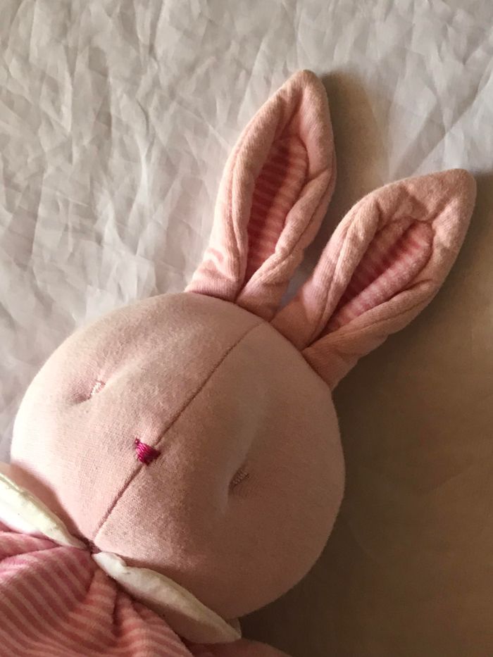 Petit Lapin Rose Doudou Lignes Horizontales Roses Blanches Peluche Petits Enfants Bébés - photo numéro 2