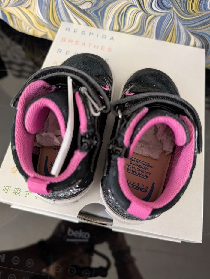 Chaussures montantes fille. Taille 21. Neuf. Geox - photo numéro 9
