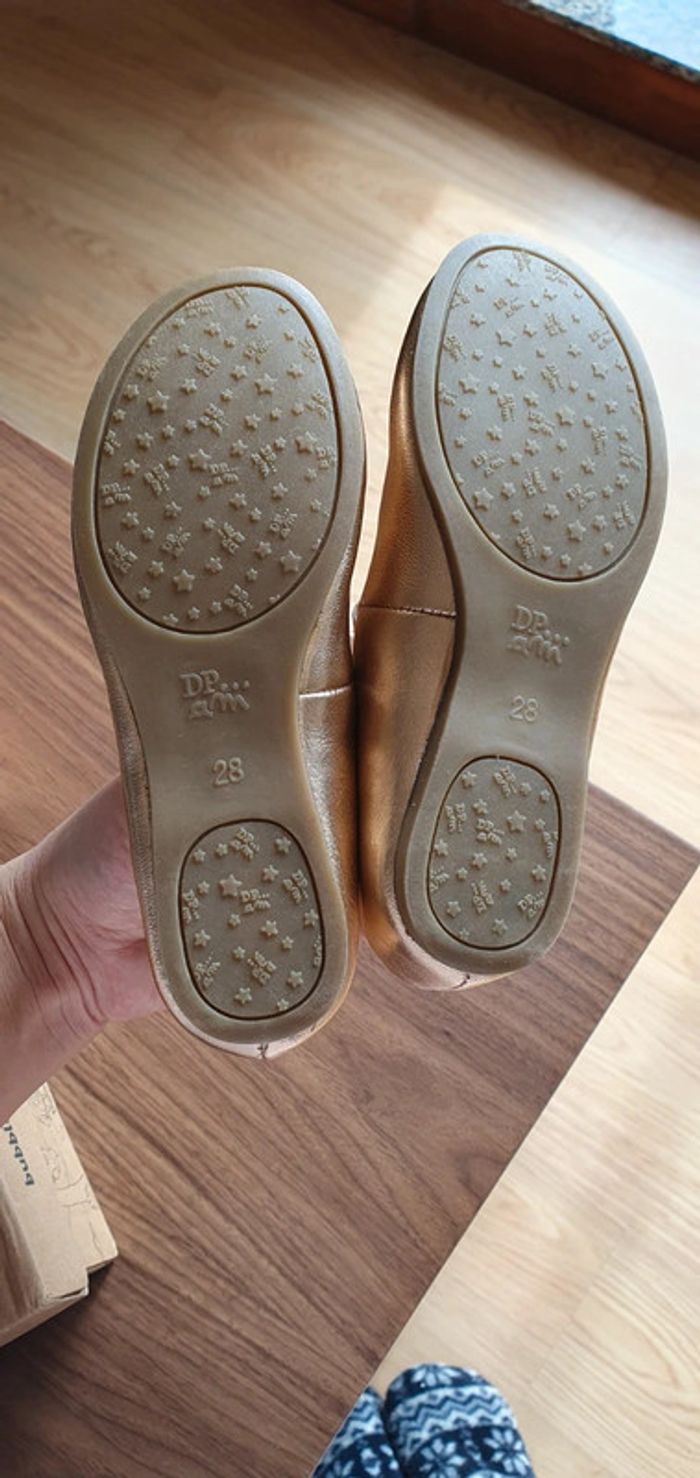 Sapato dourado tamanho 28 - photo numéro 6