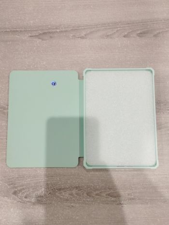 Titre : Étui Kindle / tablette 7" – Vert d’eau