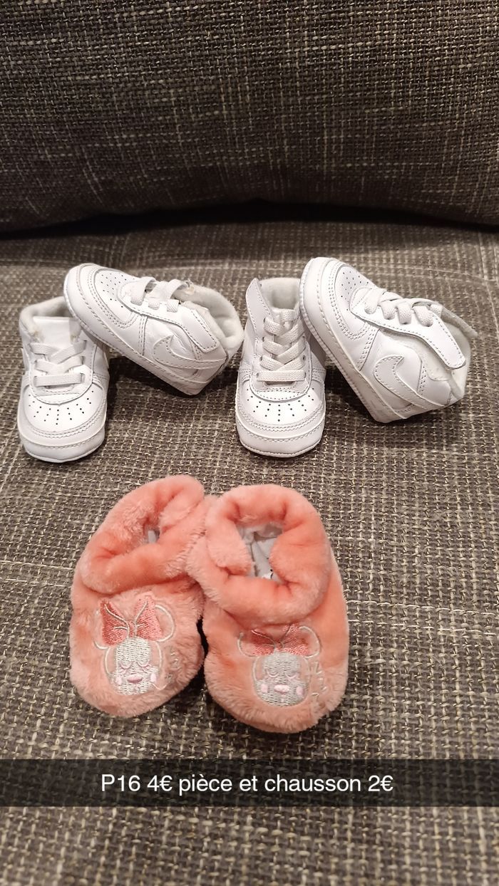 Lot de chaussures et chausson