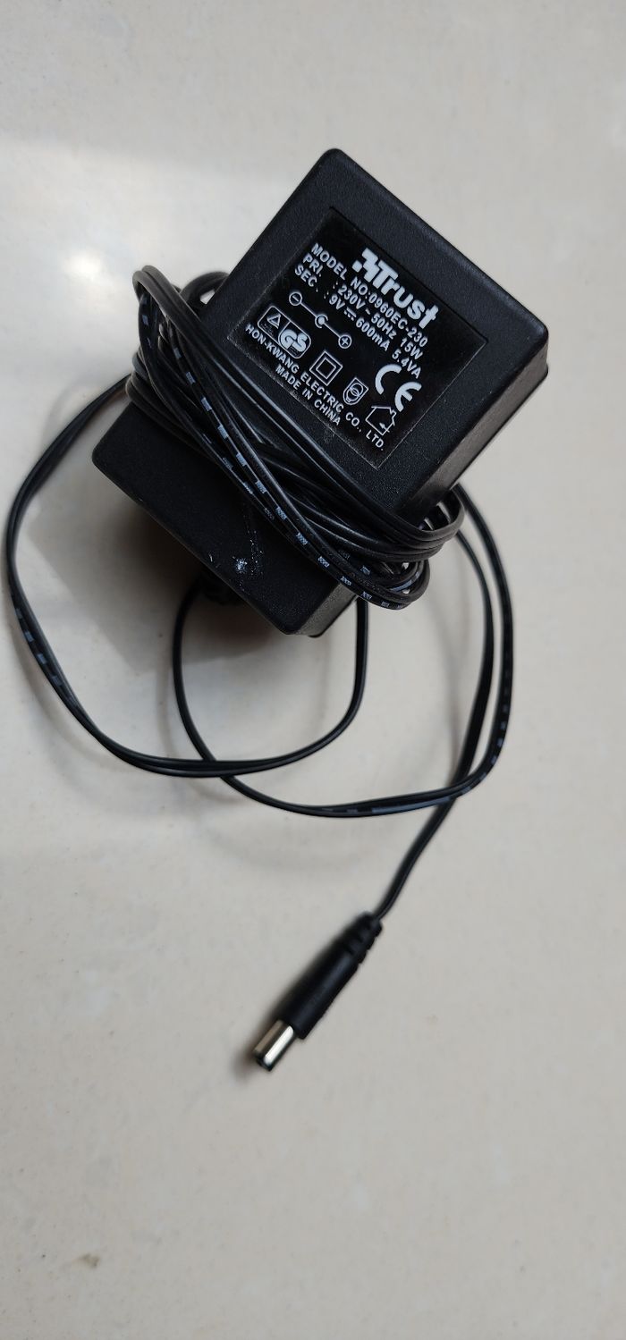 Chargeur Original TRUST 0960EC-230 9V 0.6A 5.5mm/2.1mm