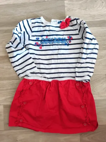 Jolie robe manches longues taille 24 mois marque mots d'enfants