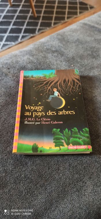 Livre voyage au pays Des arbres