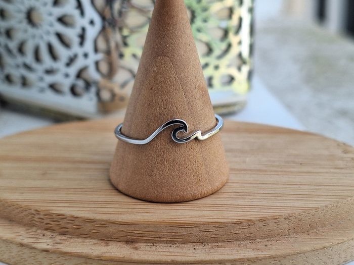 Bague argentée motif vague en Acier inoxydable, avec un design Minimaliste pour l'été