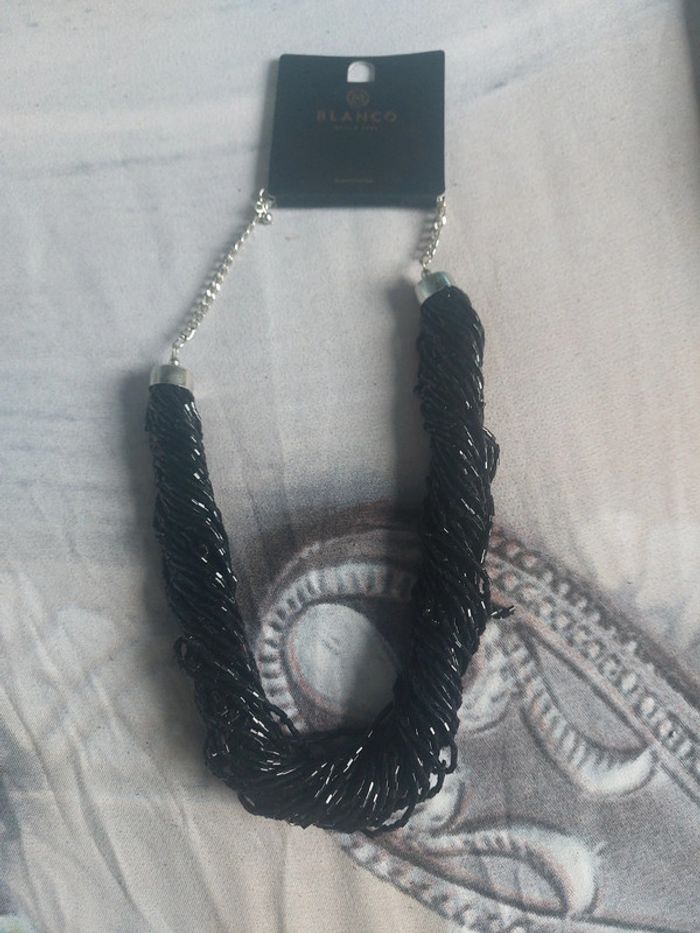 Collier blanco