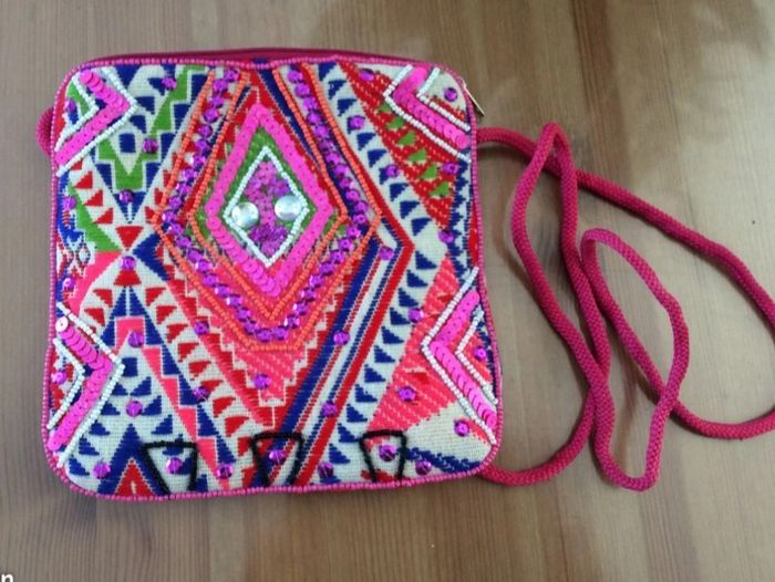 Sac en bandoulière avec des perles