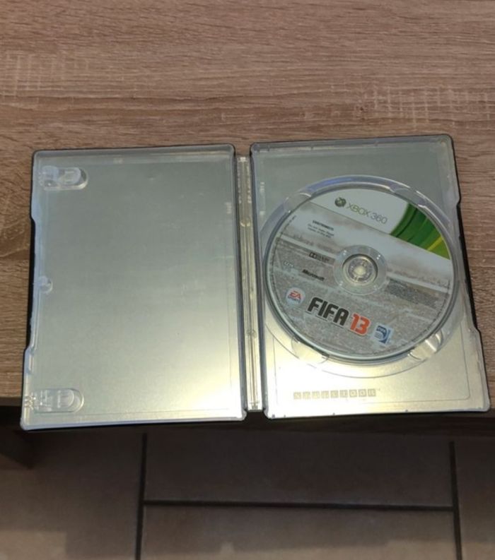 FIFA 13 Steelbox Xbox 360 - photo numéro 3